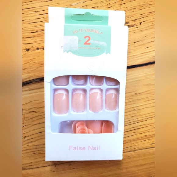 Other - Set of 24 press on nails